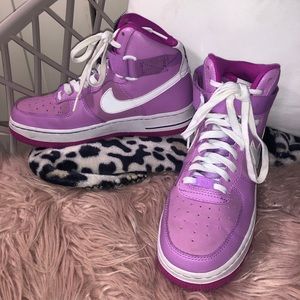 HIGH-TOP NIKE AIRFORCE 1 👟💜